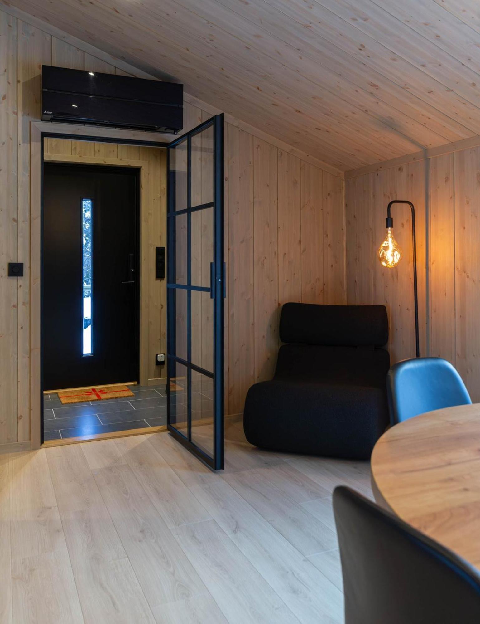 High Standard Cabin Close To The Fla City Center Exterior photo